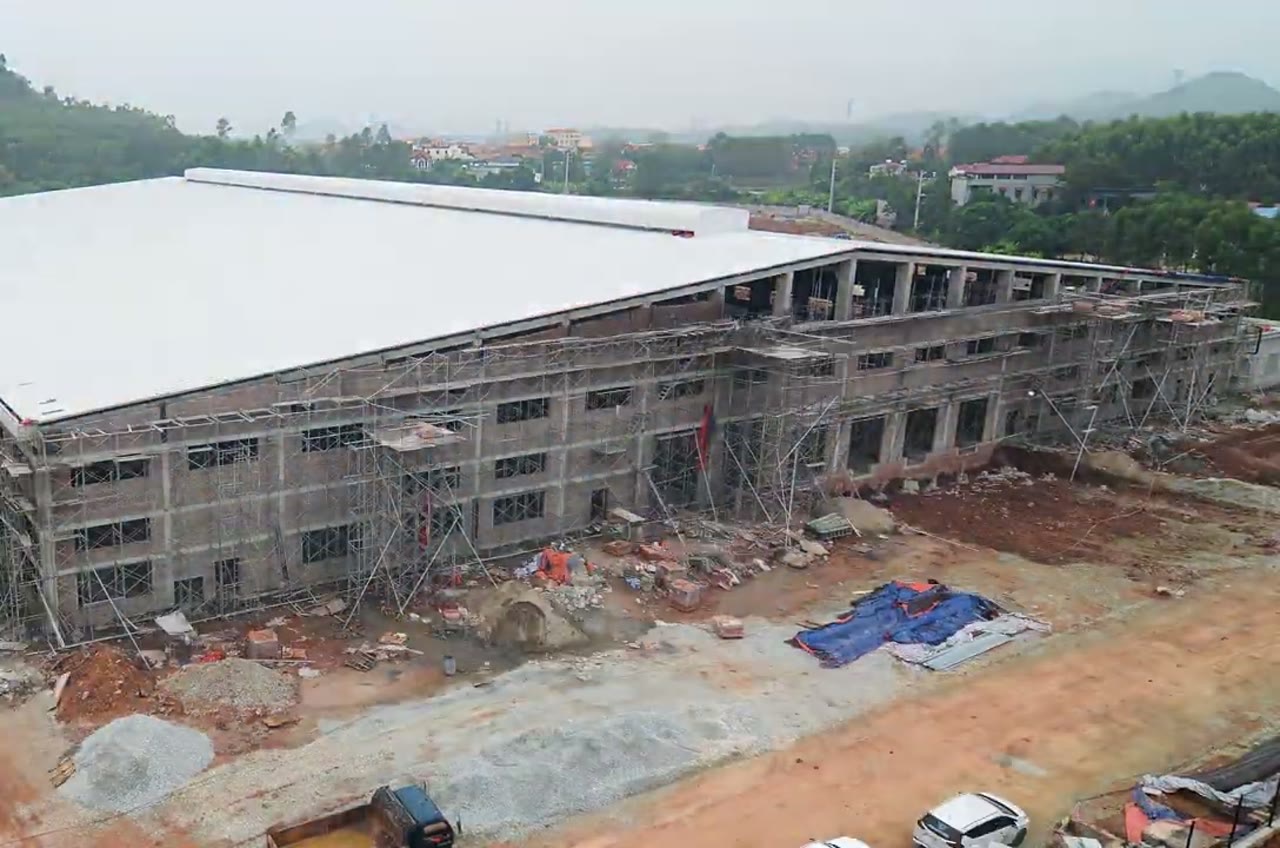 GĐ 4 — Xây tường + giàn giáo
